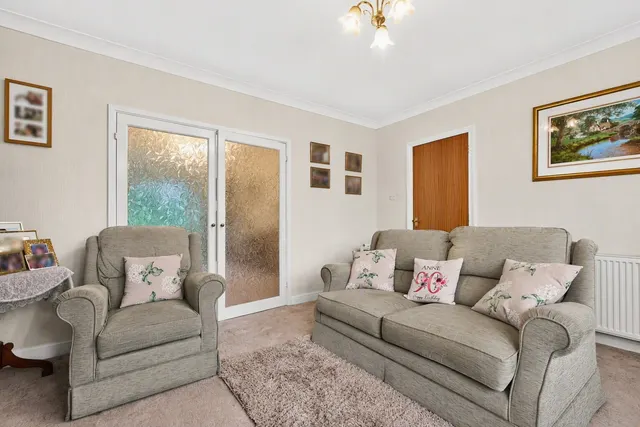 Photo 3 — Crabtree Lane, Harpenden