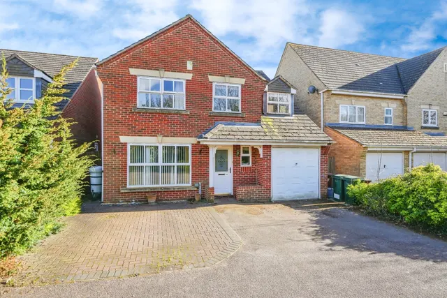 Cranesbill Drive, Bicester, photo 1