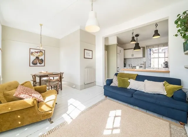 Photo 3 — Hillside Road, Streatham, SW2