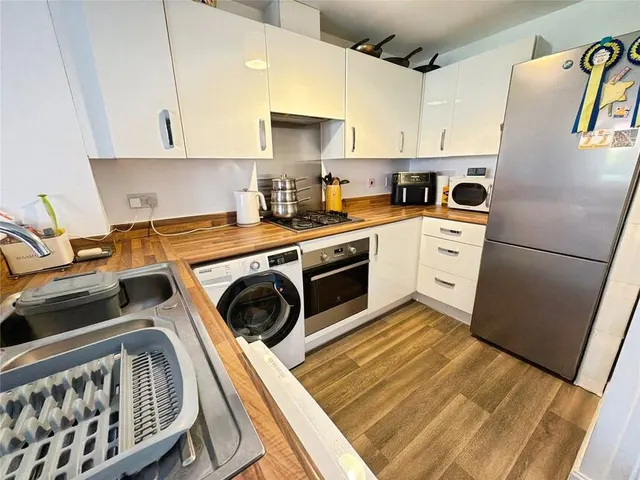 Photo 2 — Brutus Court, North Hykeham, Lincolnshire, LN6