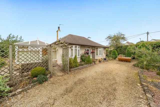 Shilton Road, Carterton, OX18, photo 1