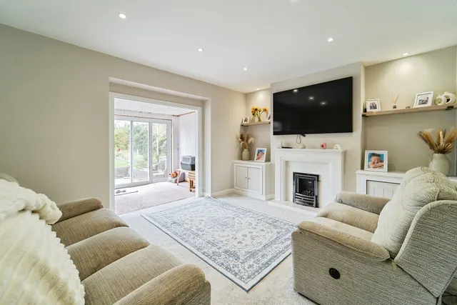 Romilly Crescent, Hakin, SA73, photo 3