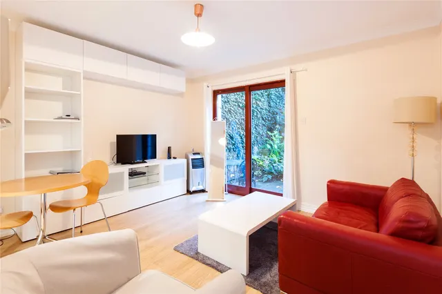 1 bedroom flat, Heathcote Street, London, WC1N