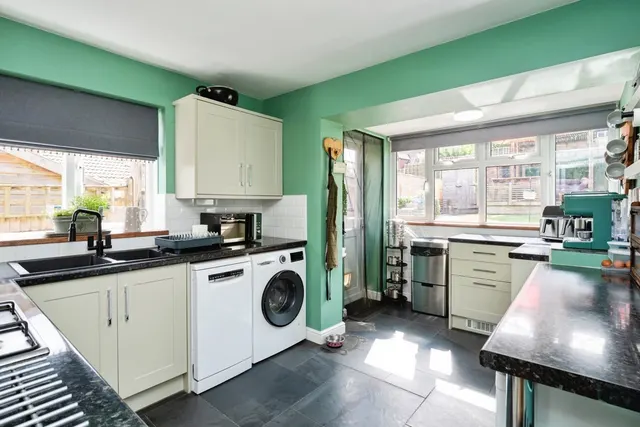 Beechwood Close, Burwash, TN19, photo 3