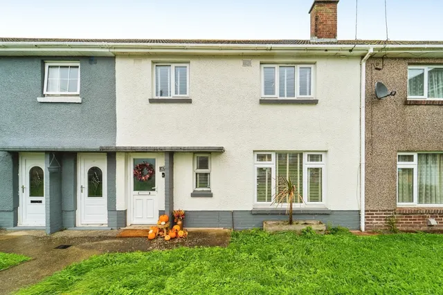 3 bedroom house, Croft Avenue, Milford Haven, SA73