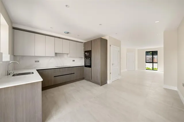 Field Road, Feltham, photo 2