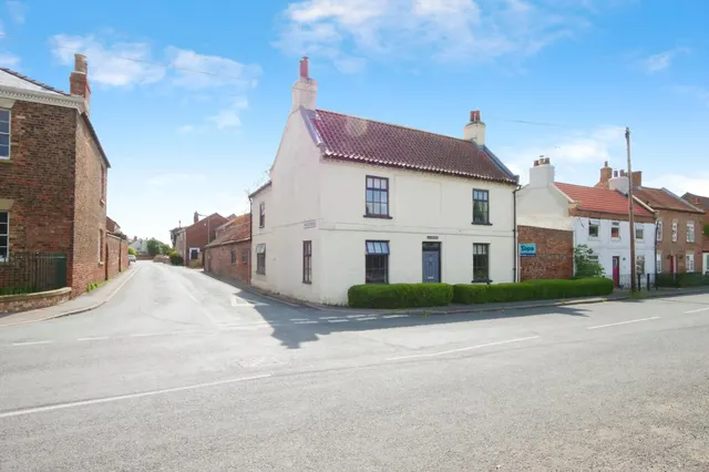 Main Street, Hemingbrough, YO8, photo 1