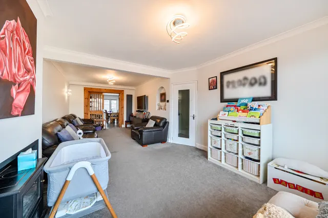 Oxford Gardens, Denham, UB9, photo 3