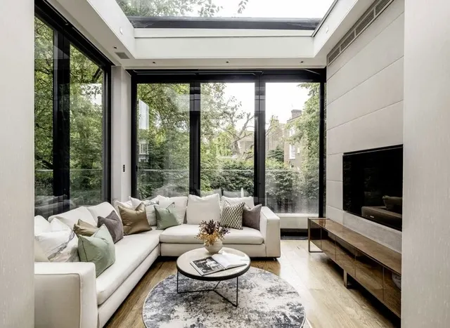 Photo 3 — Addison Crescent, Holland Park, W14