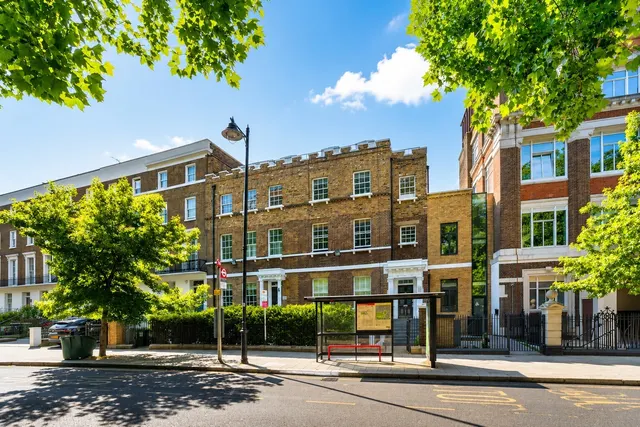Clapham Common North Side, London, SW4, photo 2