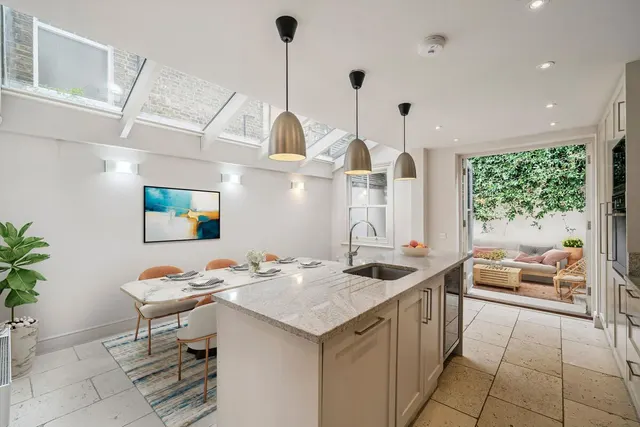 Warriner Gardens, London, SW11, photo 1