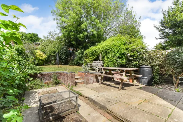 Photo 3 — Coltsfoot Place, Hook, Hampshire, RG27 9PW