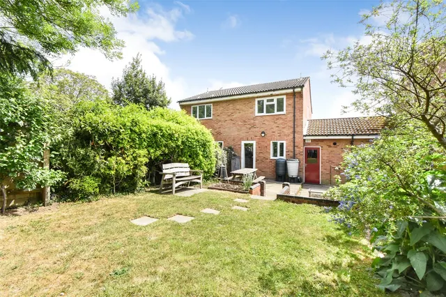 Photo 2 — Coltsfoot Place, Hook, Hampshire, RG27 9PW