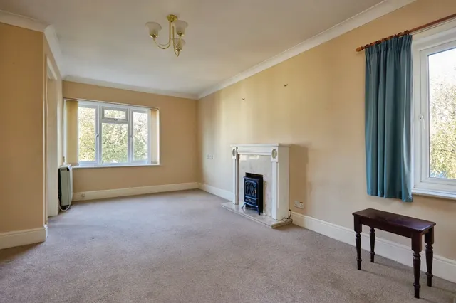 Milford Court, Gillingham, SP8, photo 2