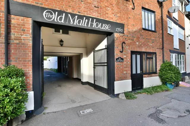 West Row, Wimborne, BH21, photo 1
