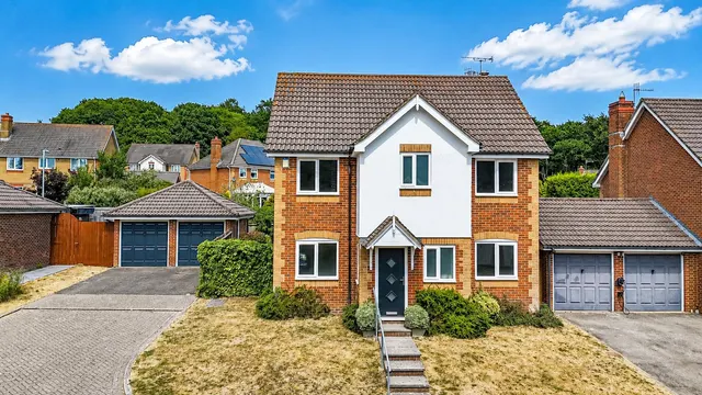 Ashdown Close, St. Leonards-On-Sea, photo 1