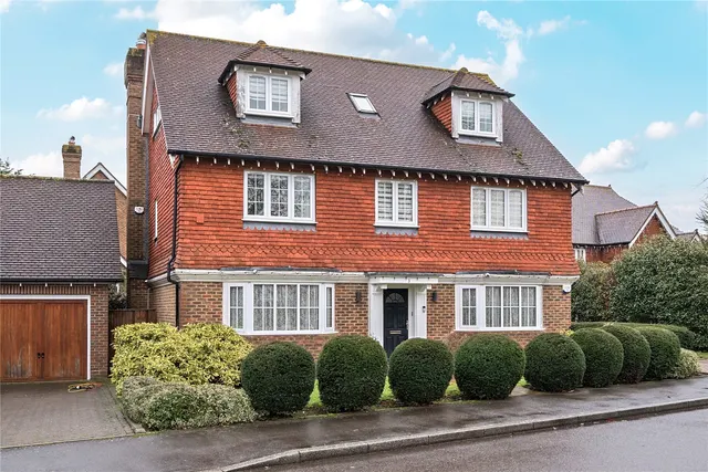 Photo 3 — Sandringham Drive, Dartford, Kent, DA2