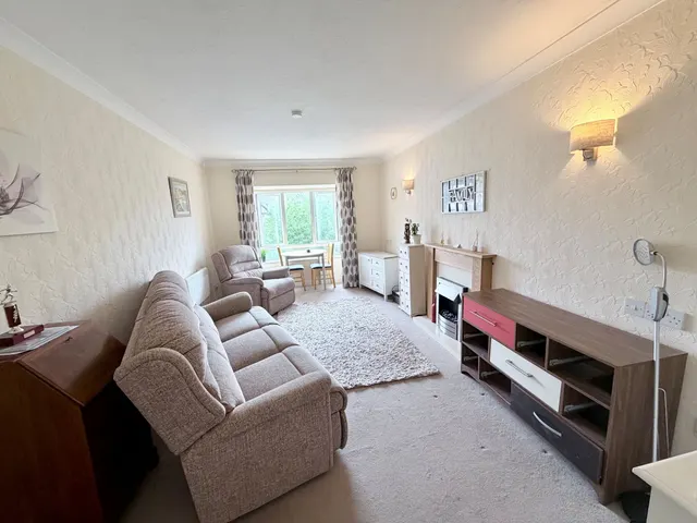 Brown Street, Rostherne Court, WA14, photo 3