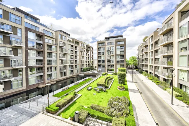Photo 3 — 53 Counter House, Chelsea Creek, 1 Park Street, London