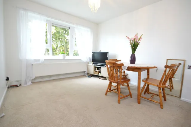 Chestnut Villas, Stockport, photo 2