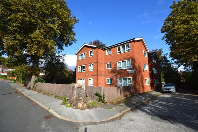 Chestnut Villas, Stockport, photo 1