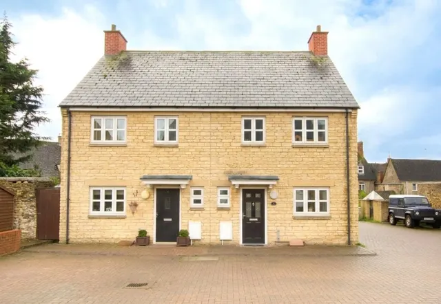 Butchers Court, Witney, OX28, photo 1