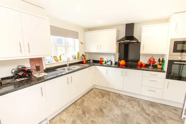 Butchers Court, Witney, OX28, photo 2