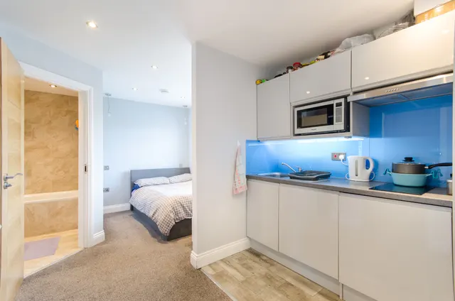 Photo 2 — Flat 6, 5 Sentinel Close, Northolt