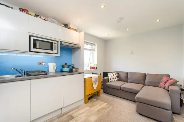 Flat 6, 5 Sentinel Close, Northolt, photo 1
