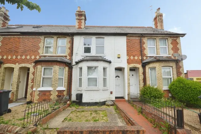 Basingstoke Road, Reading, photo 1