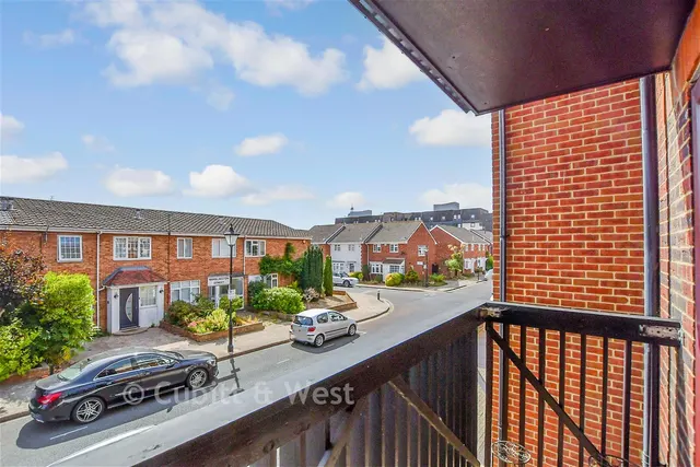 Warblington Street, Portsmouth, PO1, photo 2