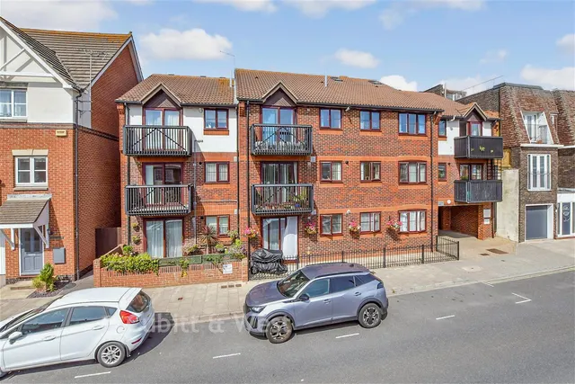 Warblington Street, Portsmouth, PO1, photo 1