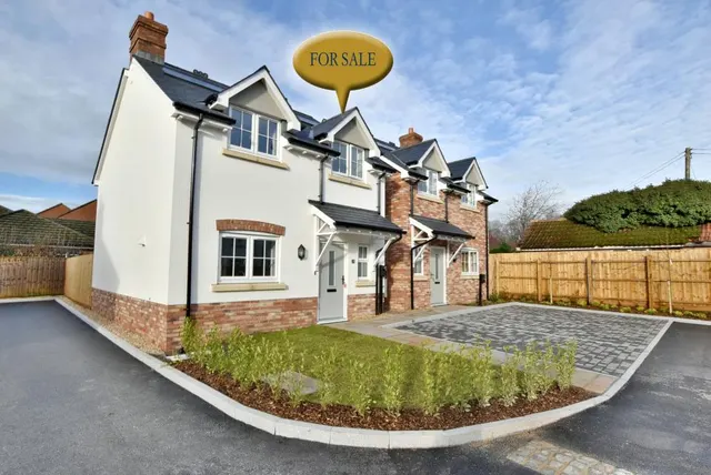 Churchill Gardens, Sturminster Marshall, BH21, photo 1