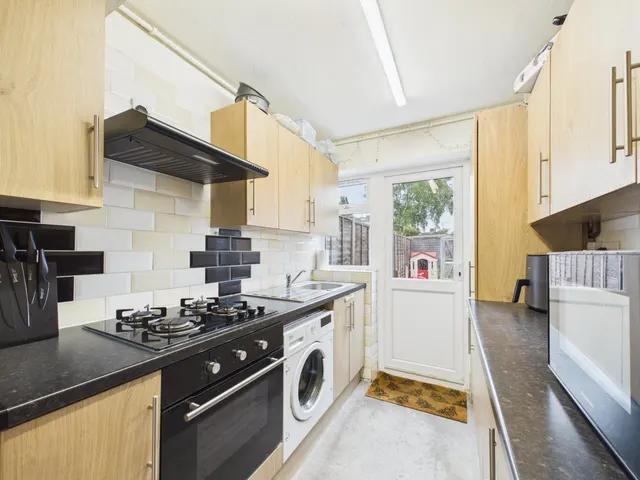 Whitepit Lane, Flackwell Heath, HP10, photo 3