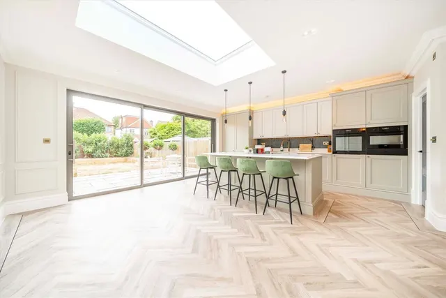 Midhurst Road, W13, photo 2