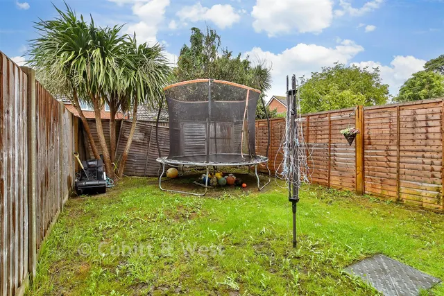 Pinewood Gardens, Bognor Regis, PO21, photo 2