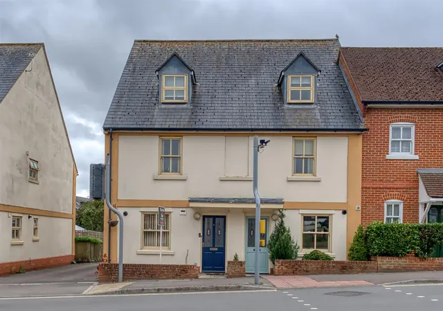 Rivers Arms Close, Sturminster Newton, photo 1