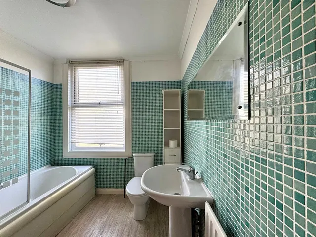 Photo 3 — Cobham Terrace Bean Road, Greenhithe, Kent DA9 9HZ