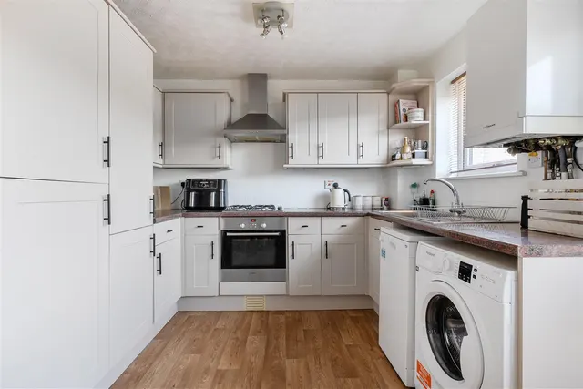 Andrews Close, Chippenham, SN14, photo 3