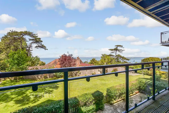 Church Hill, Totland Bay, PO39, photo 2