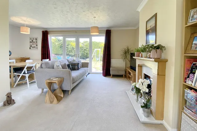 Coburg Close, West Buckland, TA21, photo 3