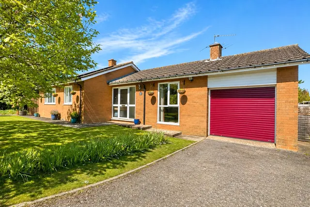 Coburg Close, West Buckland, TA21, photo 2