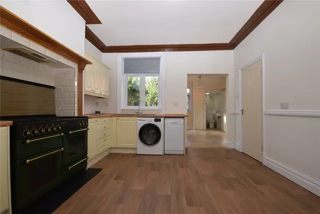 Cross Flatts Grove, Leeds, LS11, photo 3