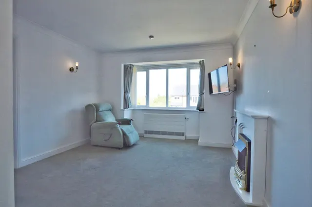 Browning Court, Bourne, PE10, photo 3