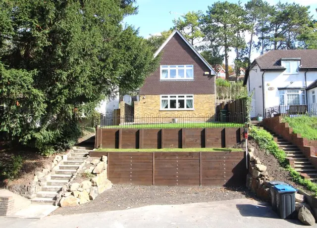 Godstone Road, Purley CR8 2AN, photo 1