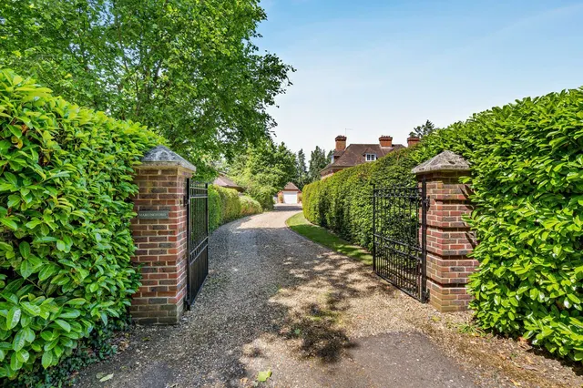 Greenhill Road, Farnham, Surrey, GU9 8JN, photo 1