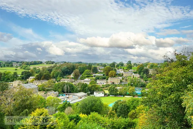 Miry Lane, Thongsbridge, HD9, photo 1