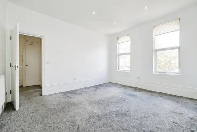George Lane, London, E18, photo 3