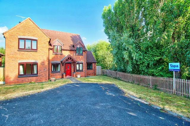 Brook Way, Wyre Piddle, WR10, photo 1