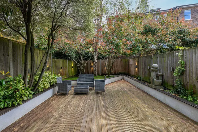 Belsize Lane, Belsize Park, London, NW3, photo 1